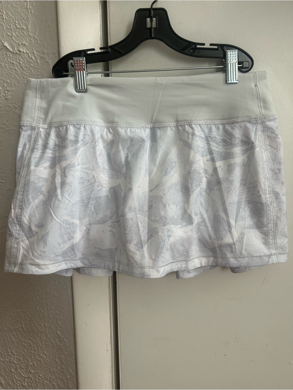 lululemon athletica White and Light Gray Athletic Skirt with Hidden Zip Pocket